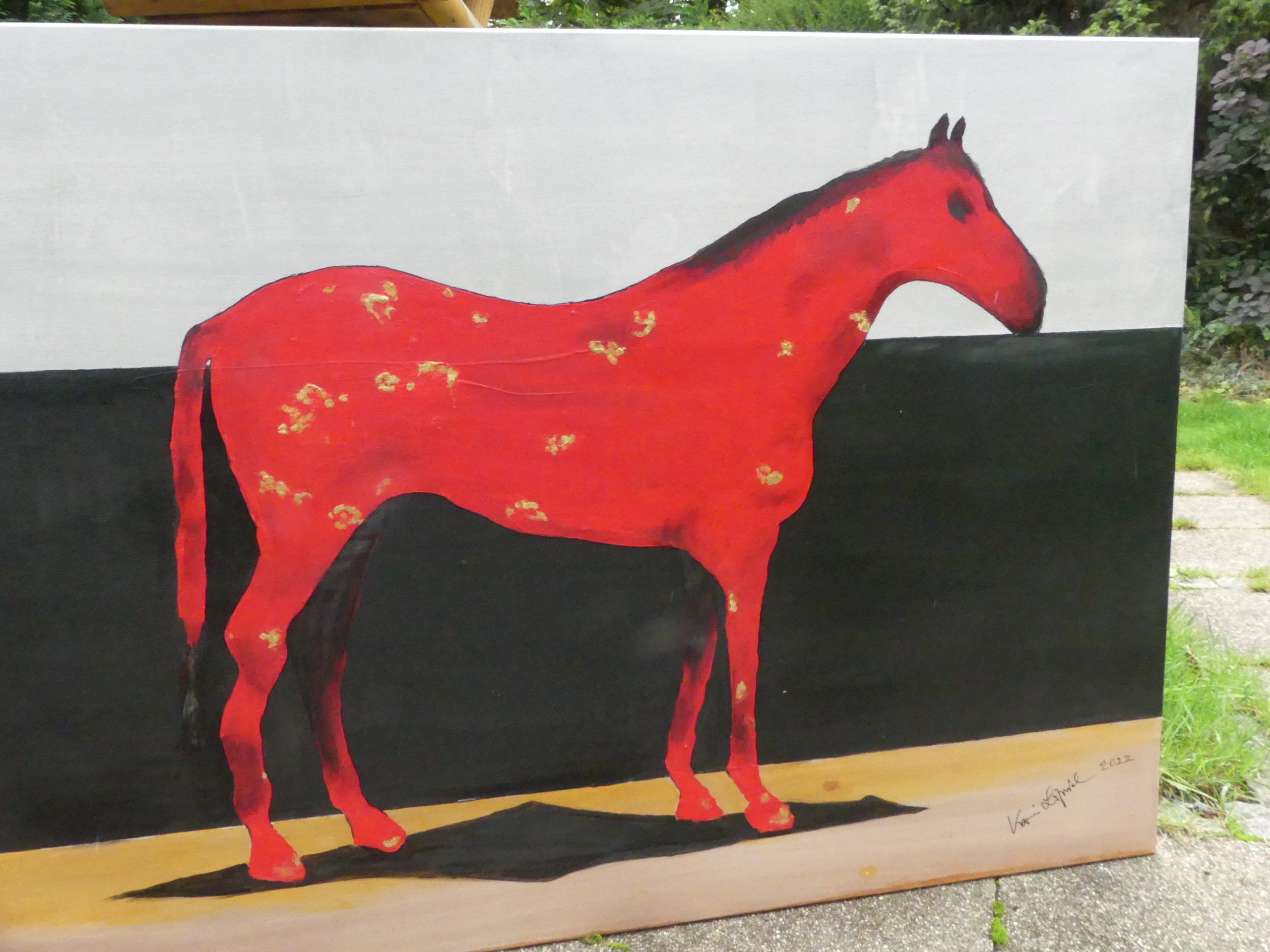 Rotes Pferd groß